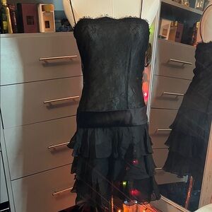 Oscar de la Renta Black Lace Strapless Dress